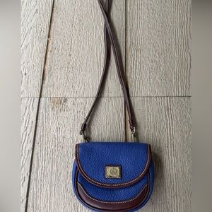 Vintage Medallion pebble cross body bag/blue brown detachable strap